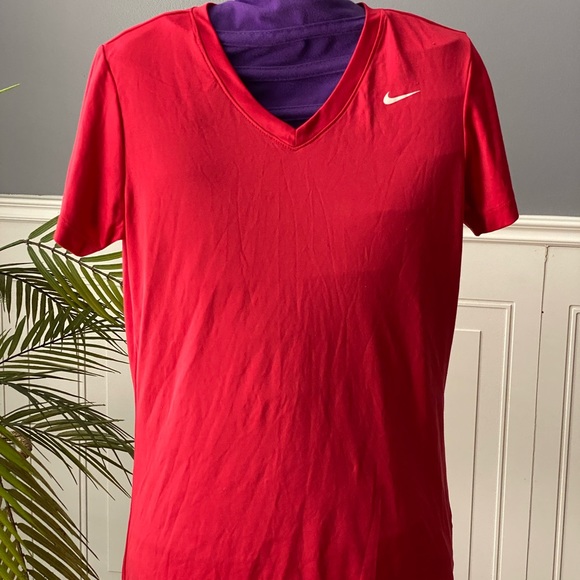 (3 for $25) Nike Canada t-shirt - Picture 1 of 10